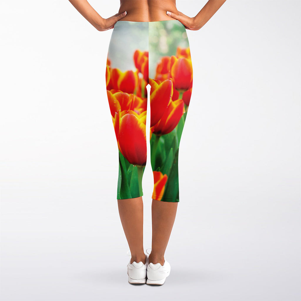 Red And Yellow Tulip Print Women's Capri Leggings
