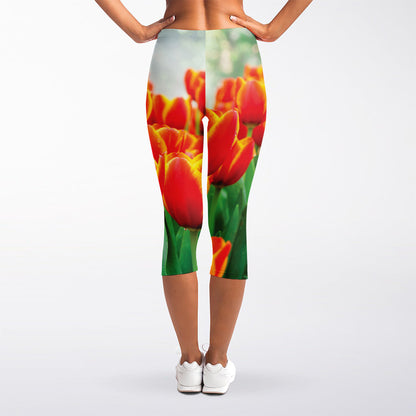 Red And Yellow Tulip Print Women's Capri Leggings