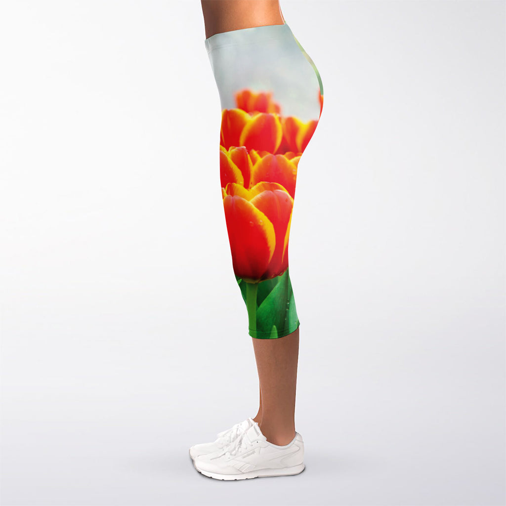 Red And Yellow Tulip Print Women's Capri Leggings
