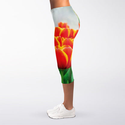 Red And Yellow Tulip Print Women's Capri Leggings