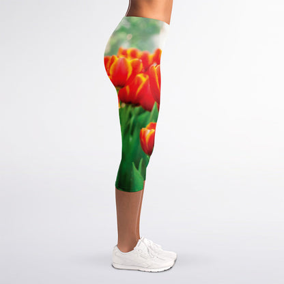 Red And Yellow Tulip Print Women's Capri Leggings