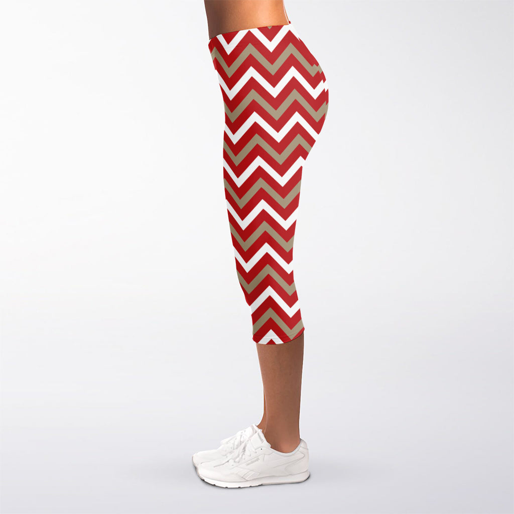 Red Beige And White Chevron Print Women's Capri Leggings