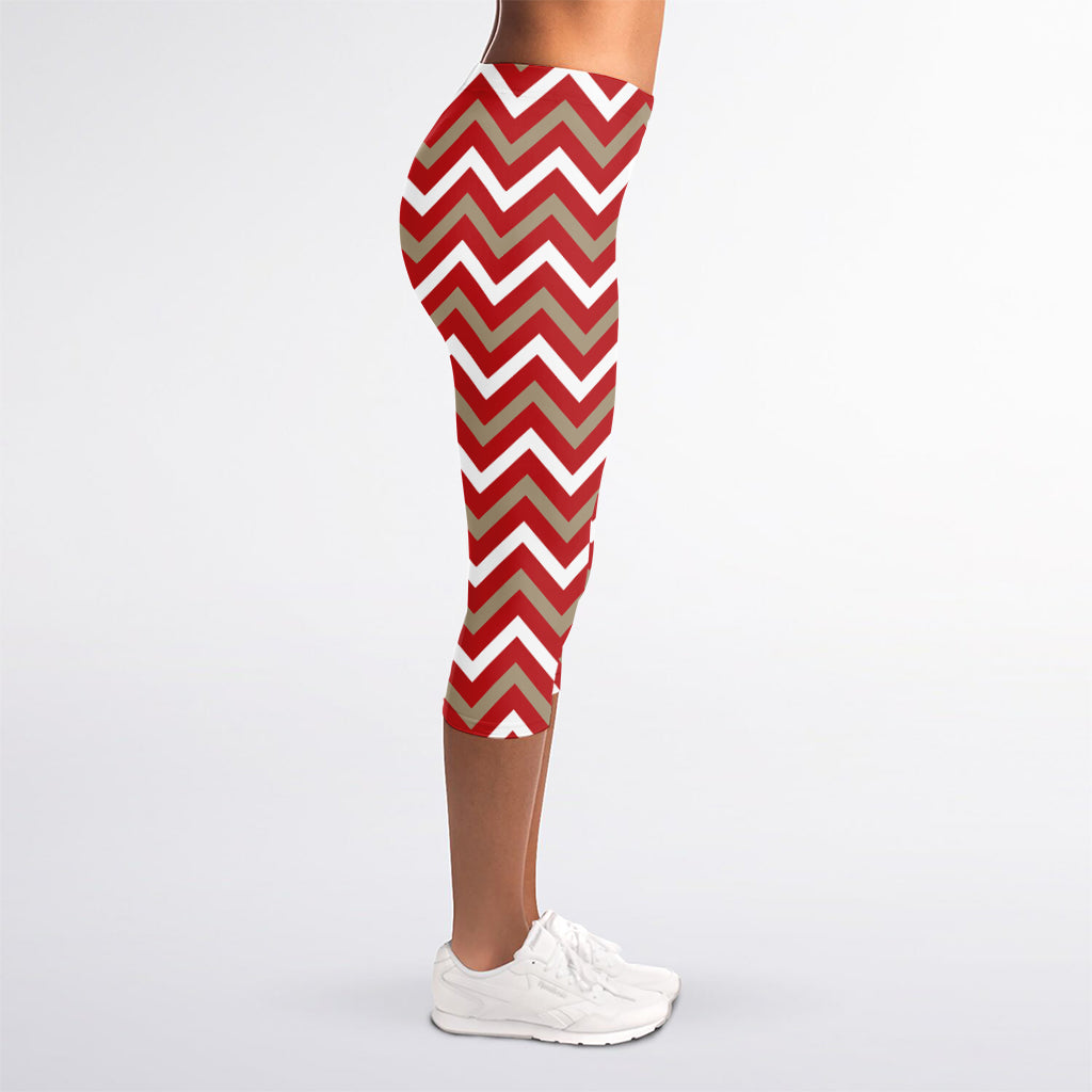 Red Beige And White Chevron Print Women's Capri Leggings