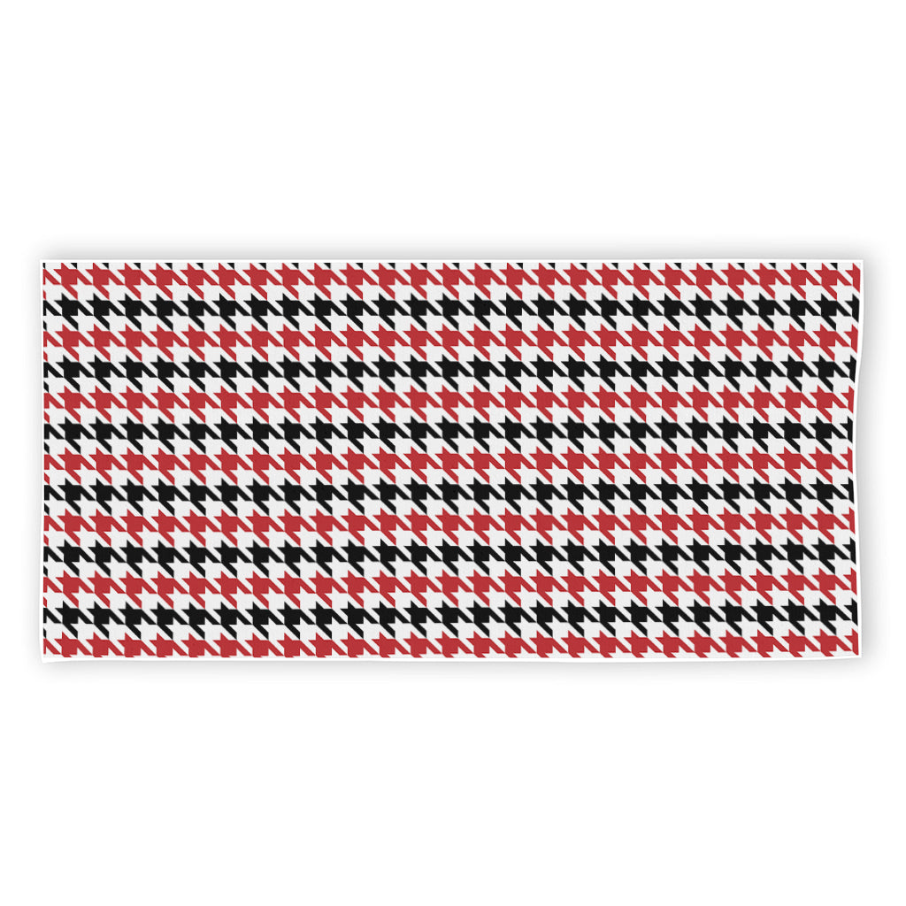Red Black And White Houndstooth Print Beach Towel
