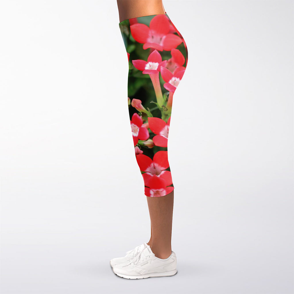 Red Bouvardia Print Women's Capri Leggings