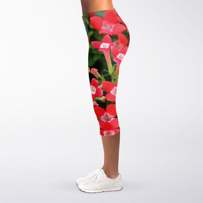 Red Bouvardia Print Women's Capri Leggings