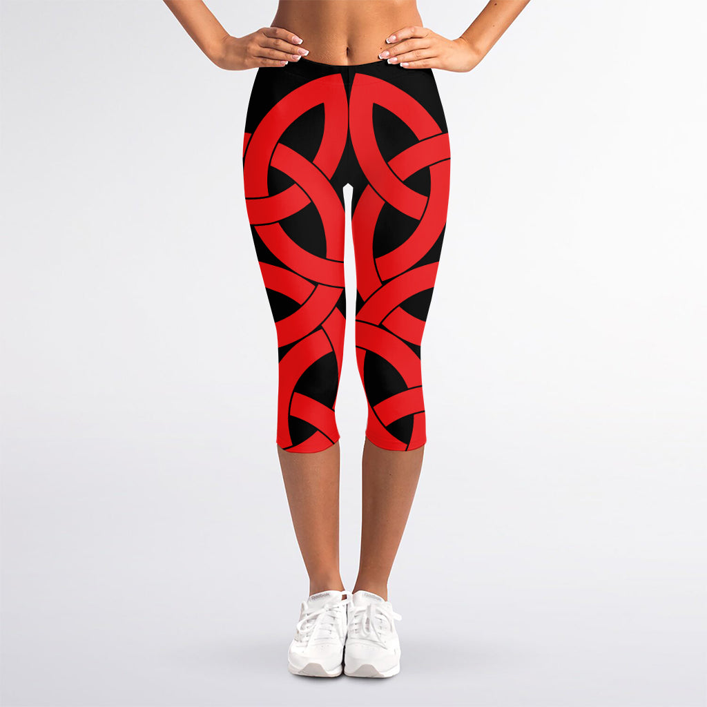 Red Celtic Knot Print Women's Capri Leggings
