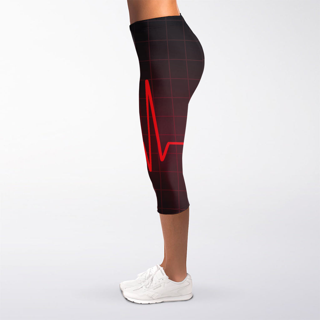 Red Heartbeat Print Women's Capri Leggings