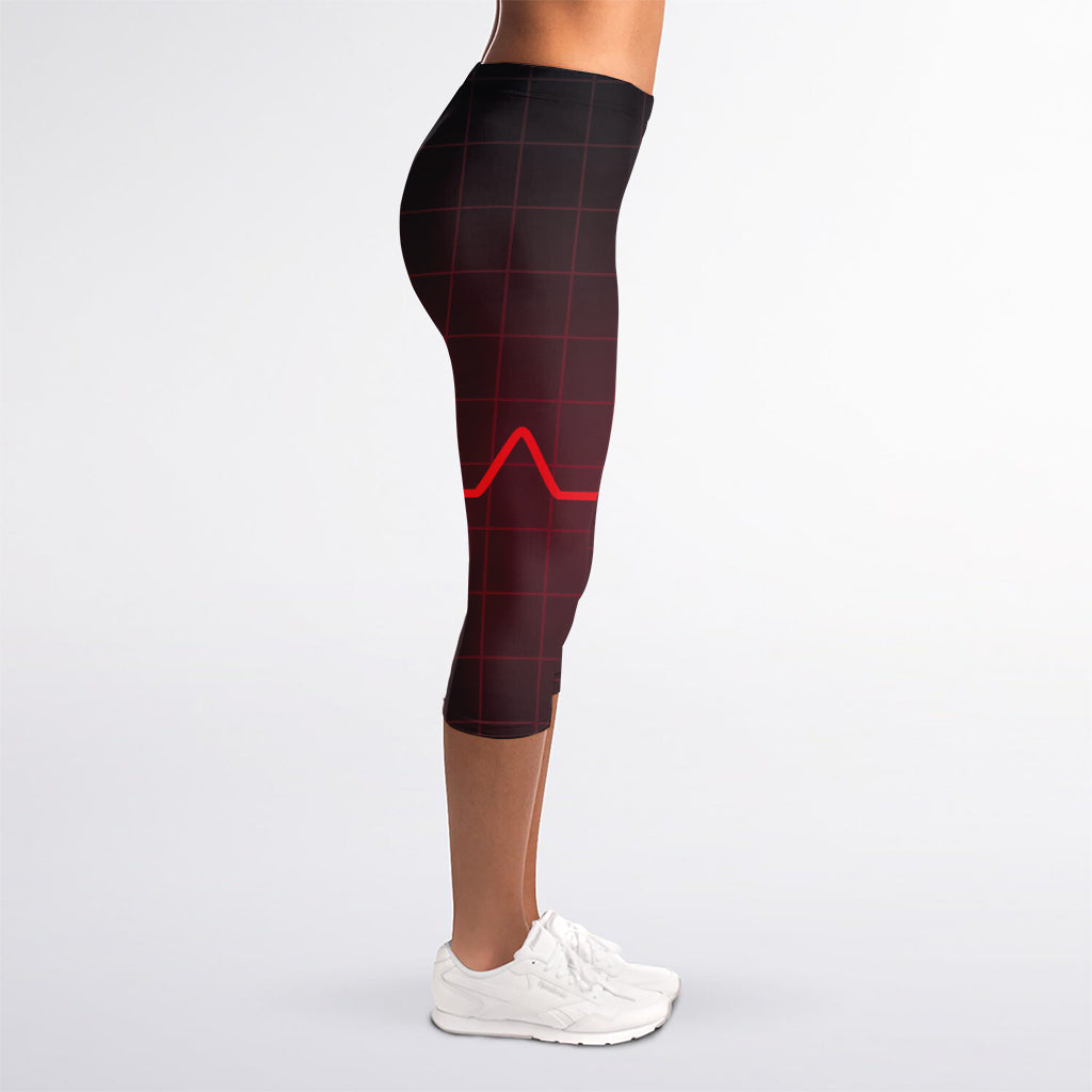 Red Heartbeat Print Women's Capri Leggings