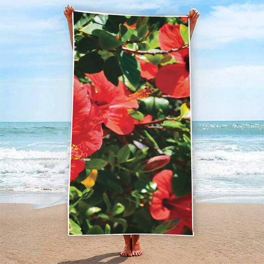 Red Hibiscus Flowers Print Beach Towel