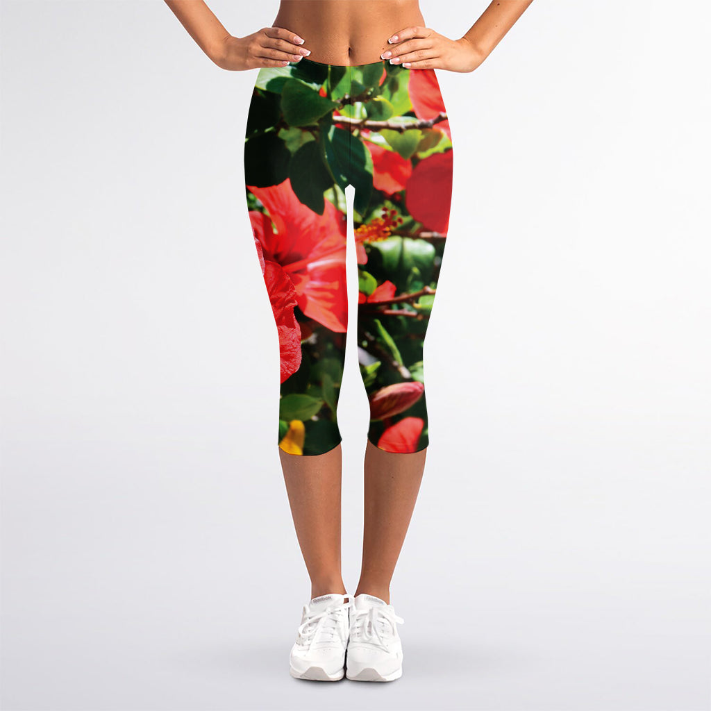 Red Hibiscus Flowers Print Women's Capri Leggings