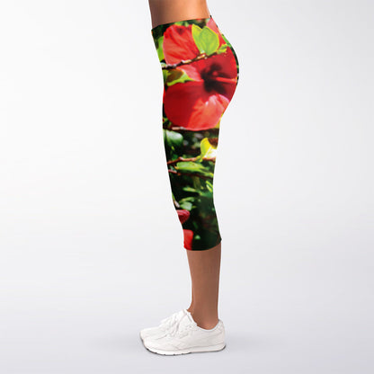 Red Hibiscus Flowers Print Women's Capri Leggings
