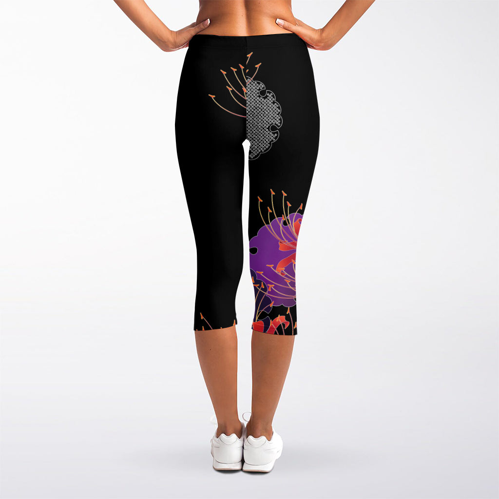 Red Japanese Amaryllis Pattern Print Women's Capri Leggings