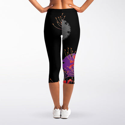 Red Japanese Amaryllis Pattern Print Women's Capri Leggings
