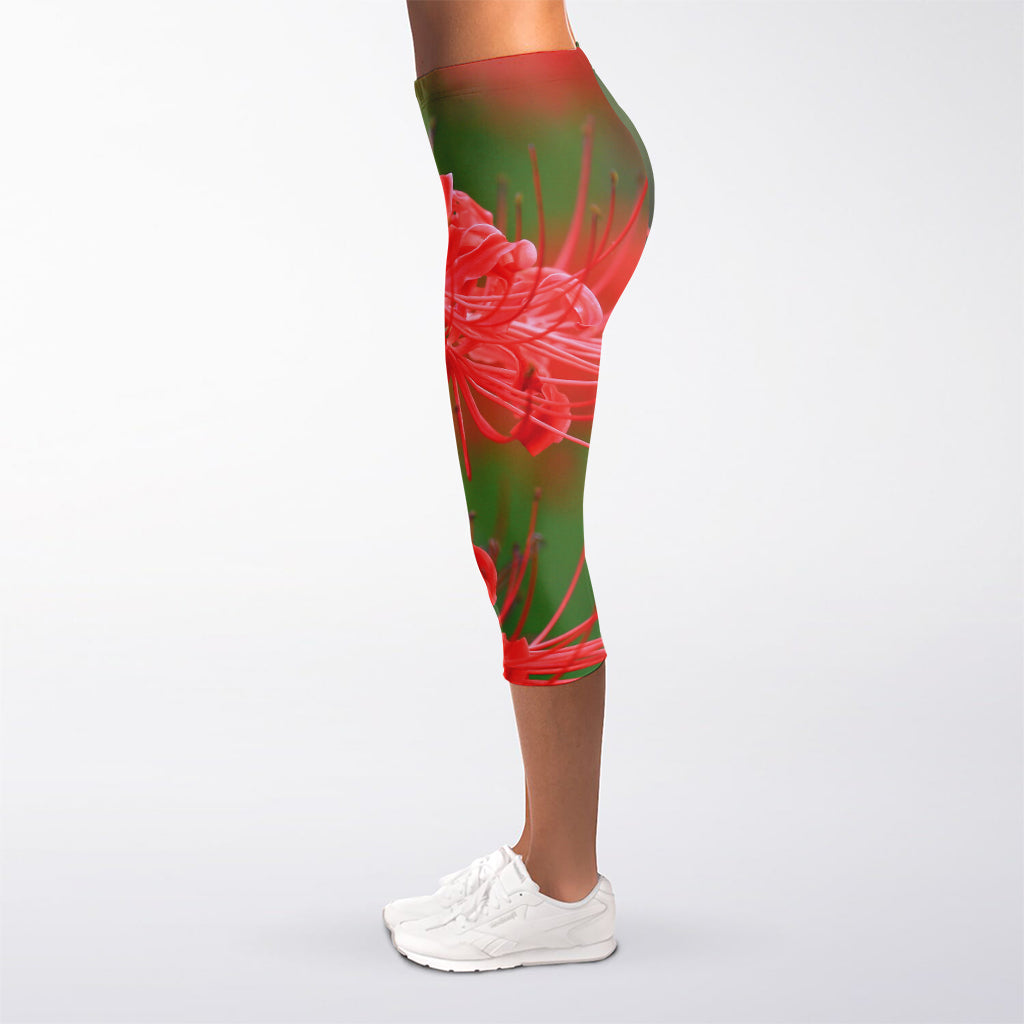 Red Japanese Amaryllis Print Women's Capri Leggings