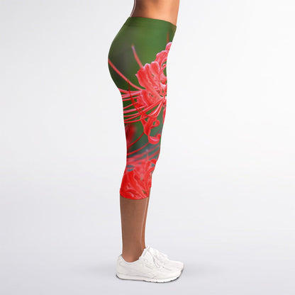 Red Japanese Amaryllis Print Women's Capri Leggings