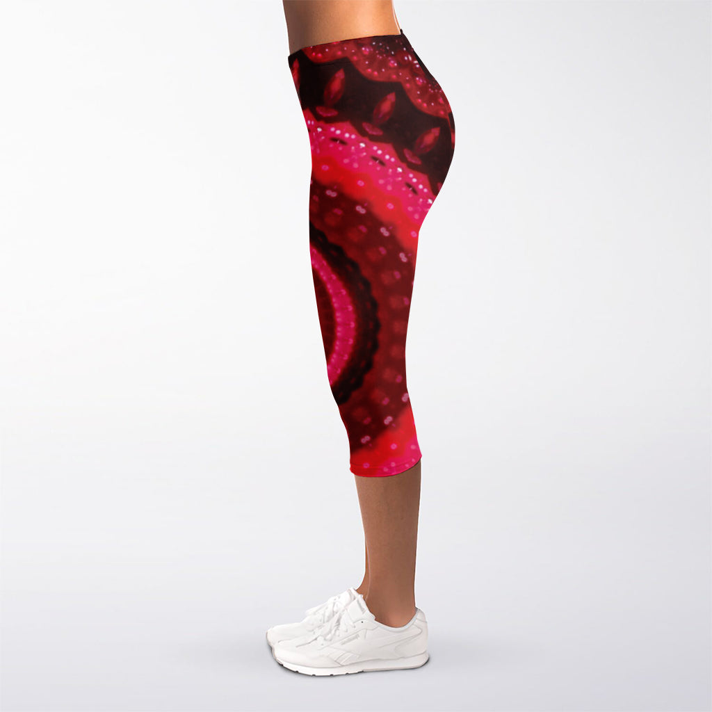 Red Kaleidoscope Print Women's Capri Leggings