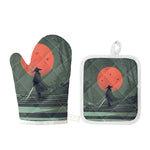 Red Moon Samurai Print Oven Mitt And Pot Holder Set