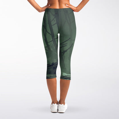 Red Moon Samurai Print Women's Capri Leggings