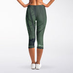 Red Moon Samurai Print Women's Capri Leggings