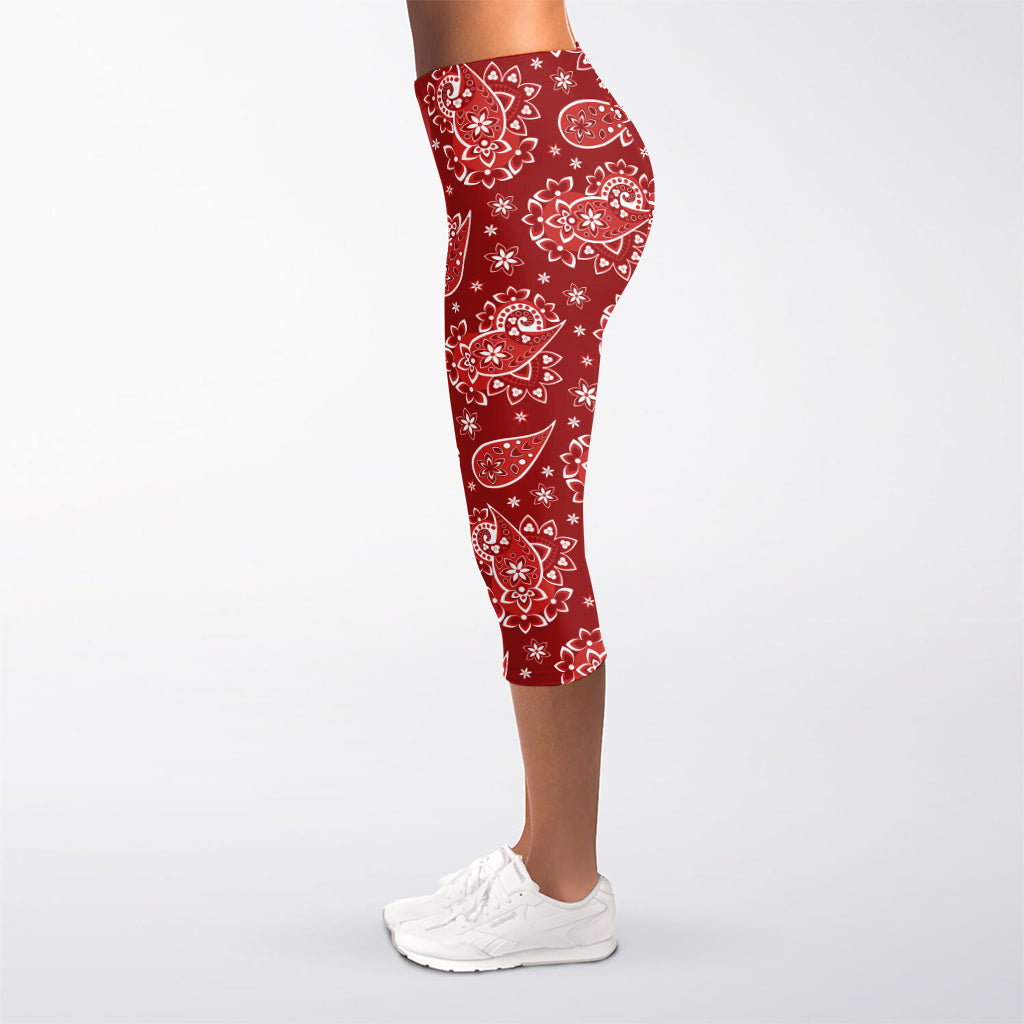 Red Paisley Pattern Print Women's Capri Leggings