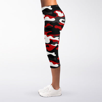 Red Snow Camouflage Print Women's Capri Leggings