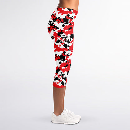 Red White And Black Digital Camo Print Women's Capri Leggings