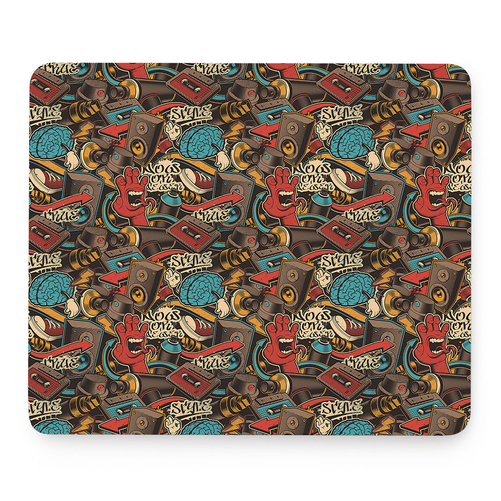 Retro Graffiti Pattern Print Mouse Pad