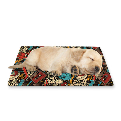 Retro Graffiti Pattern Print Pet Cooling Mat Cover