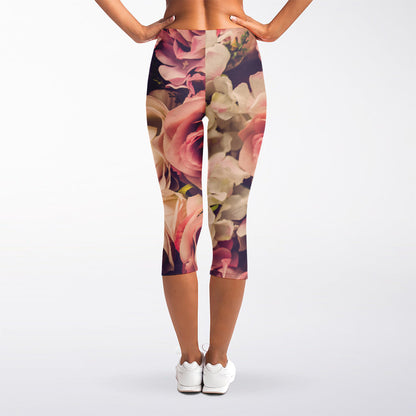 Retro Pink Roses Floral Print Women's Capri Leggings