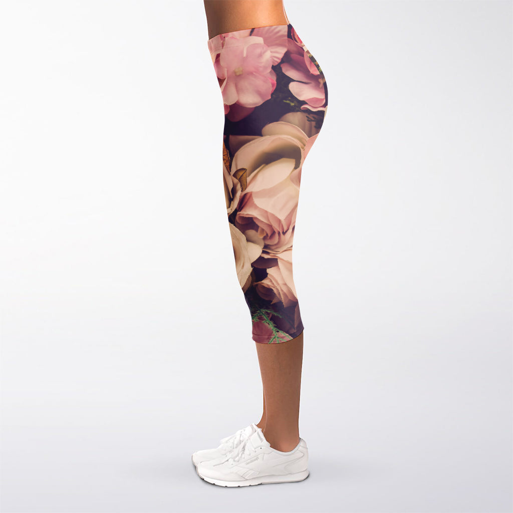 Retro Pink Roses Floral Print Women's Capri Leggings