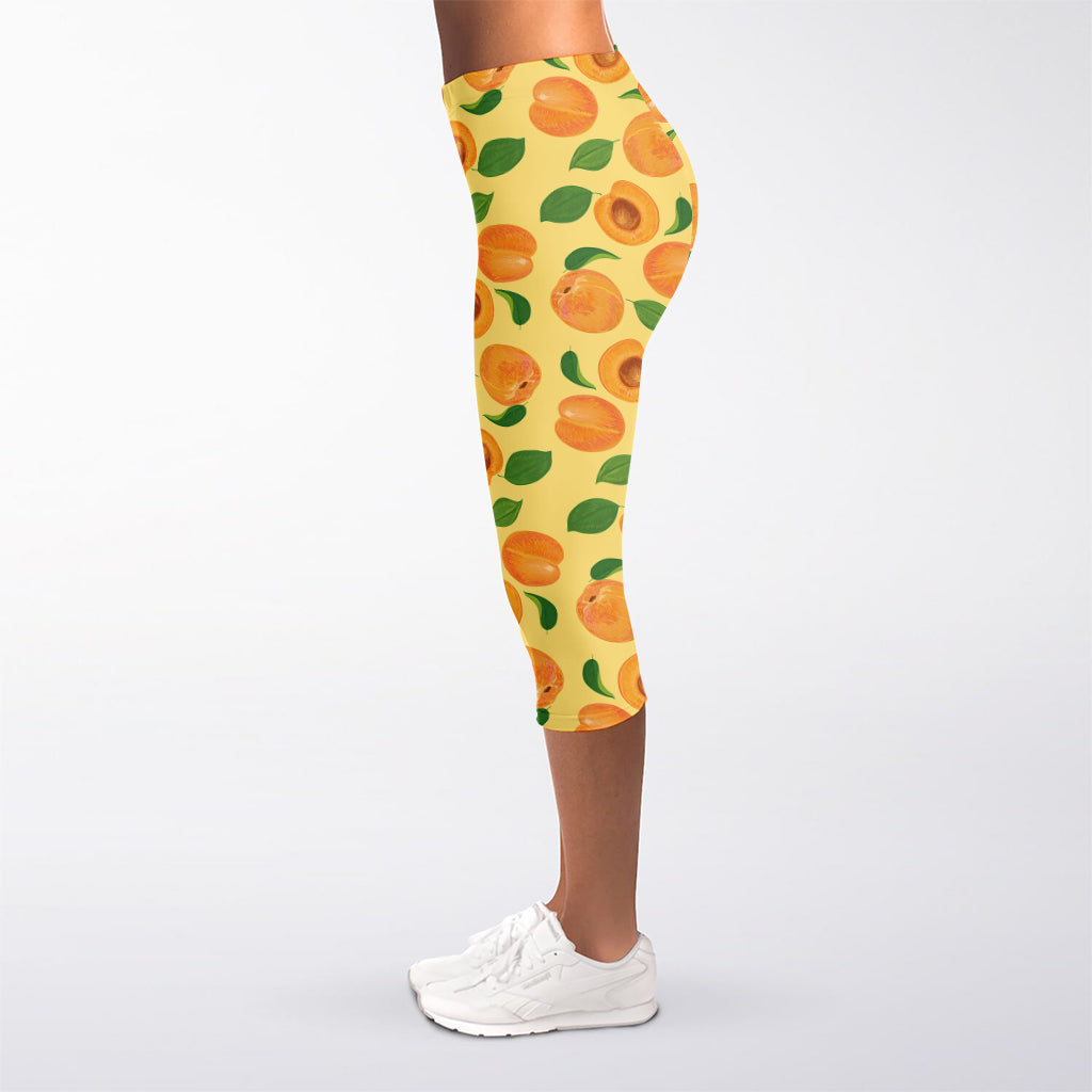 Ripe Apricot Fruit Pattern Print Women's Capri Leggings