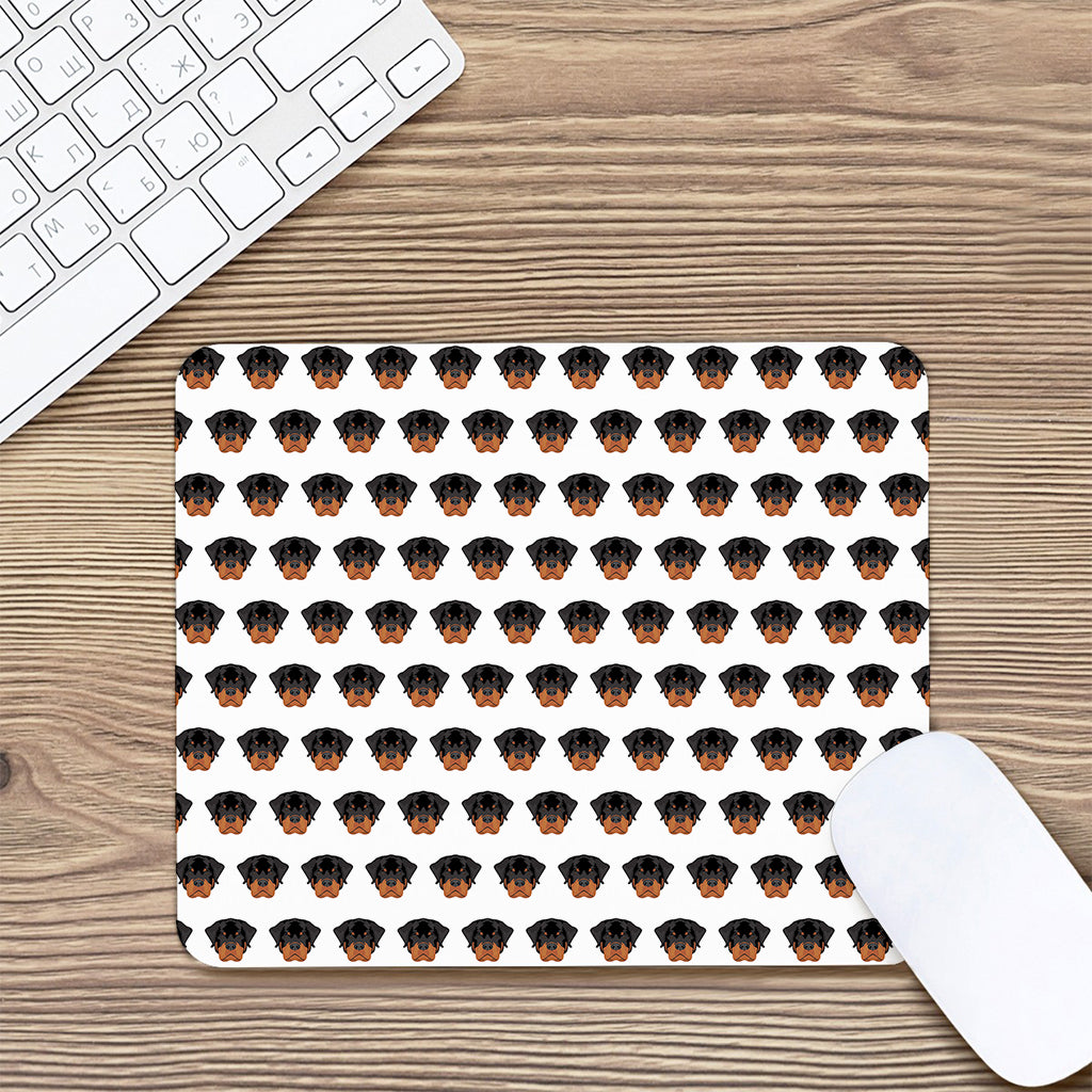 Rottweiler Face Pattern Print Mouse Pad