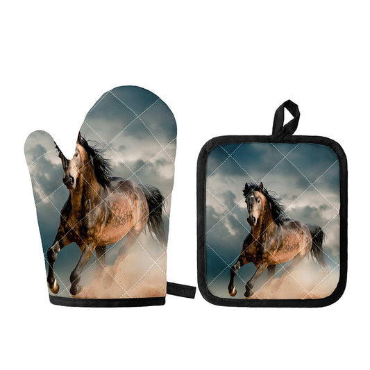 Running Wild Stallion Horse Print Oven Mitt And Pot Holder Set