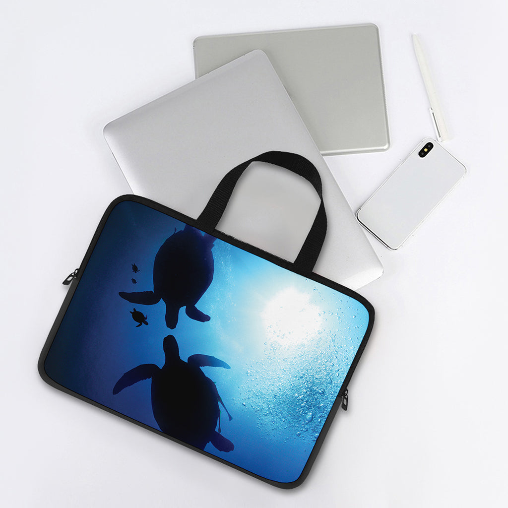 Sea Turtle Family Underwater Print Laptop Sleeve With Handle