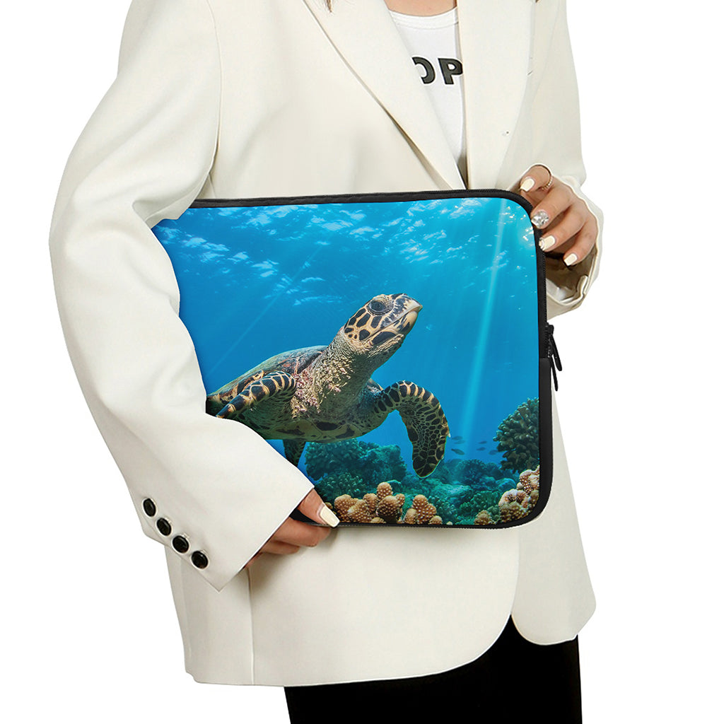 Sea Turtle Underwater Print Laptop Sleeve