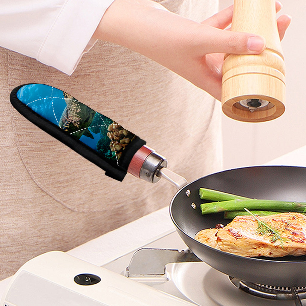 Sea Turtle Underwater Print Skillet Handle Cover