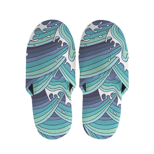 Sea Wave Surfing Pattern Print Slippers