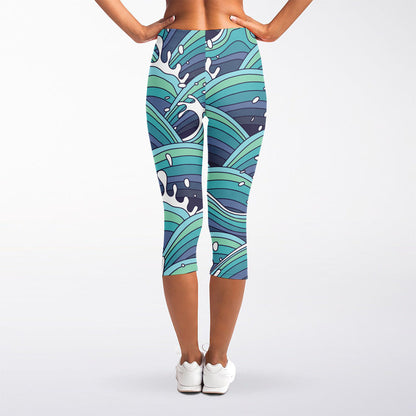 Sea Wave Surfing Pattern Print Women's Capri Leggings
