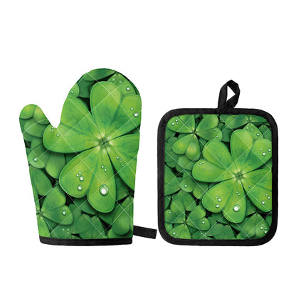 Shamrock Clover St. Patrick's Day Print Oven Mitt And Pot Holder Set