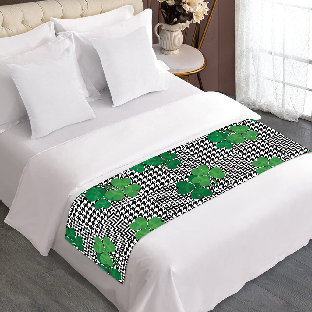 Shamrocks Houndstooth Pattern Print Bed Runner