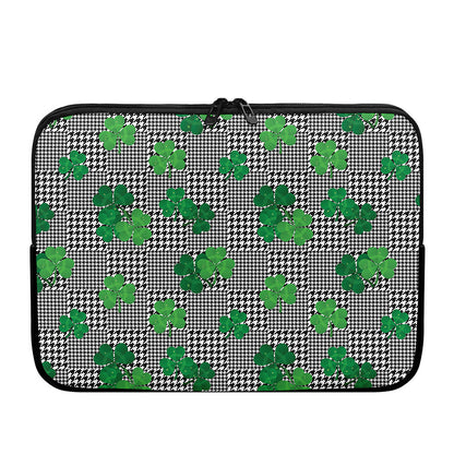 Shamrocks Houndstooth Pattern Print Laptop Sleeve