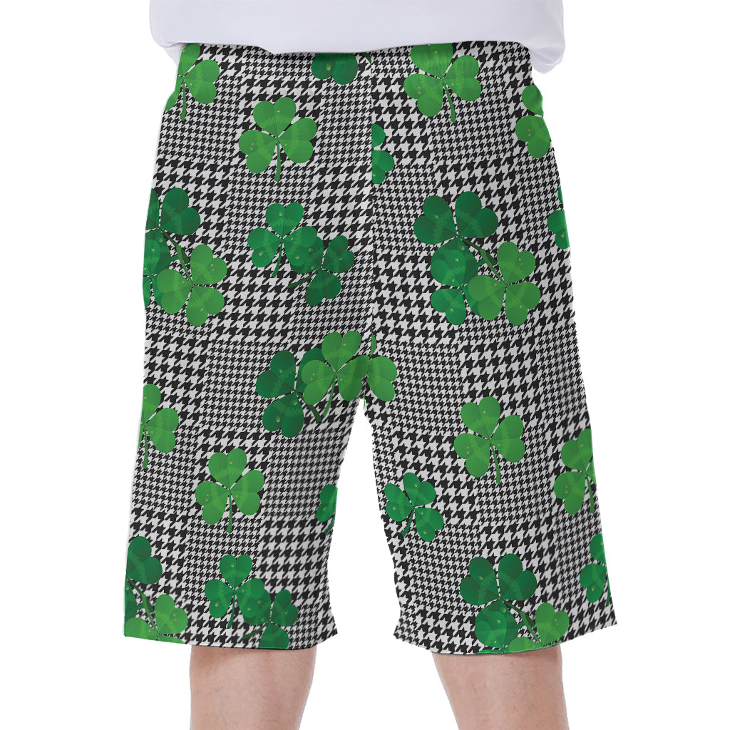 Shamrocks Houndstooth Pattern Print Men's Beach Shorts