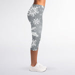 Silver And White Snowflake Pattern Print Women's Capri Leggings