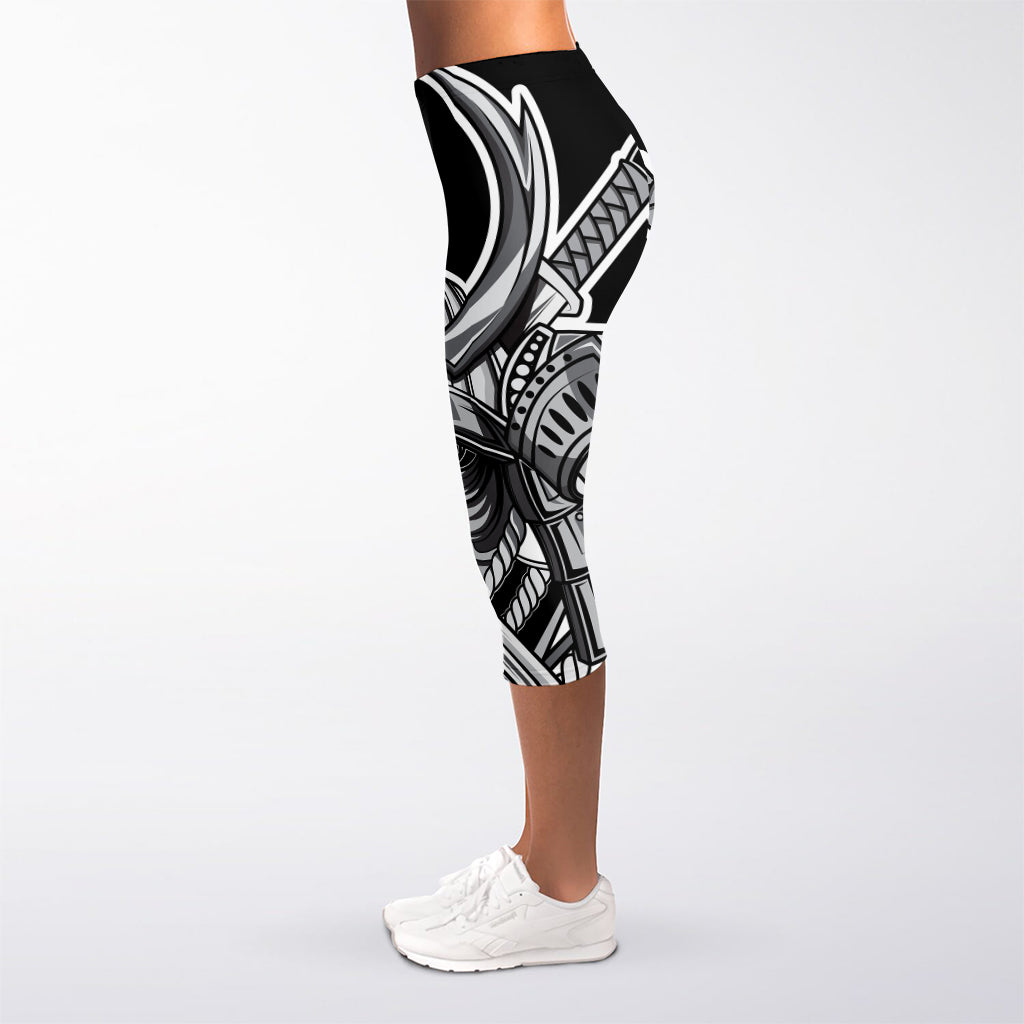 Silver Samurai Mask Print Women's Capri Leggings