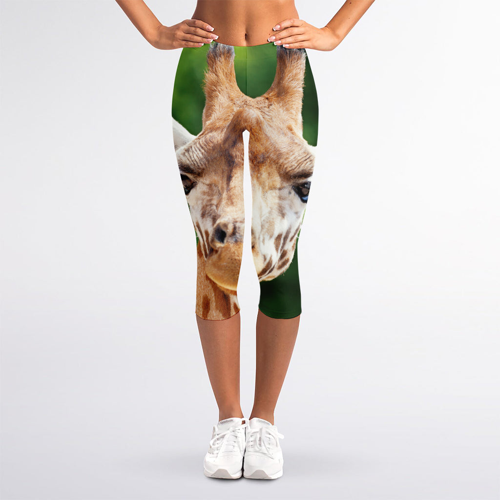 Smiley Face Giraffe Print Women's Capri Leggings