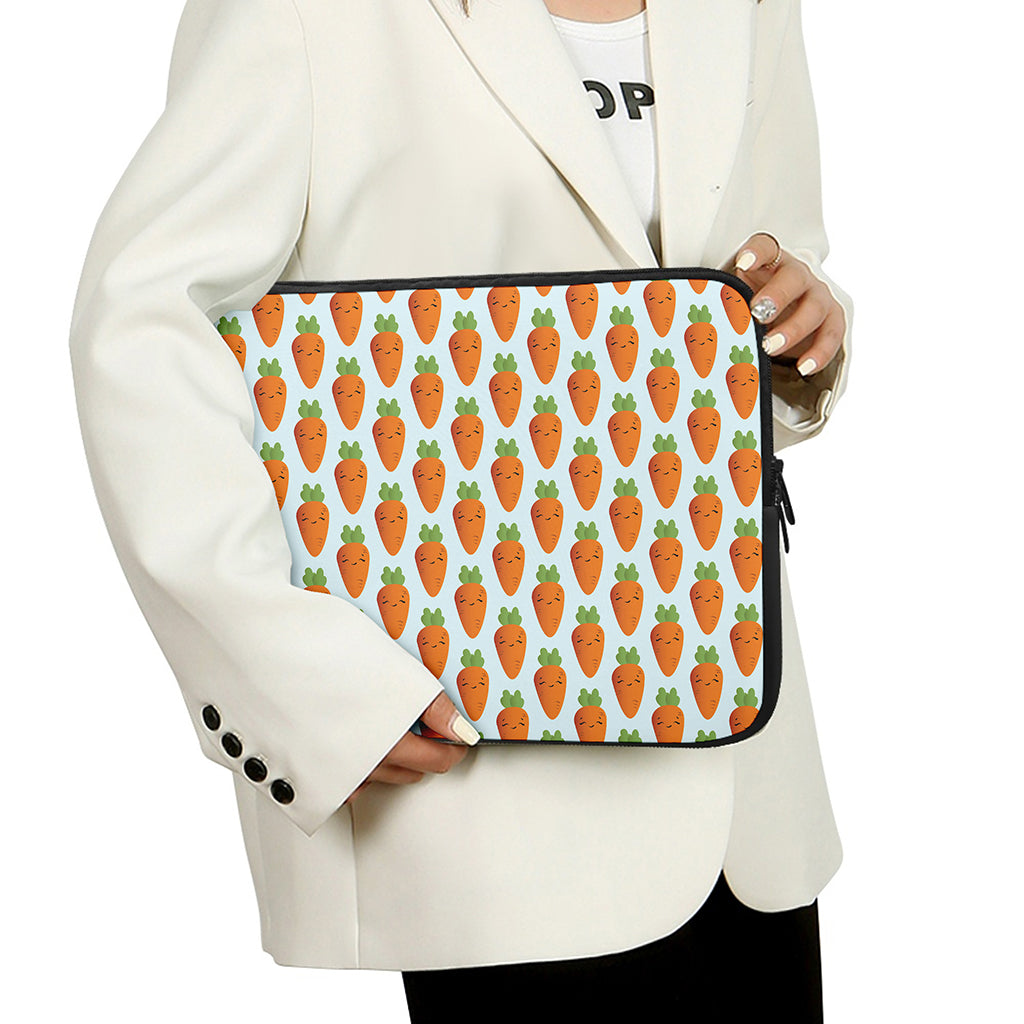 Smiling Carrot Pattern Print Laptop Sleeve