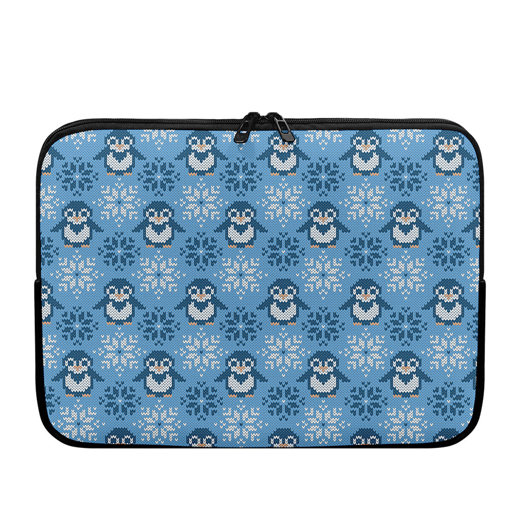 Snowy Penguin Knitted Pattern Print Laptop Sleeve