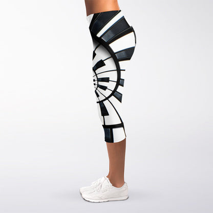 Spiral Piano Keyboard Print Women's Capri Leggings