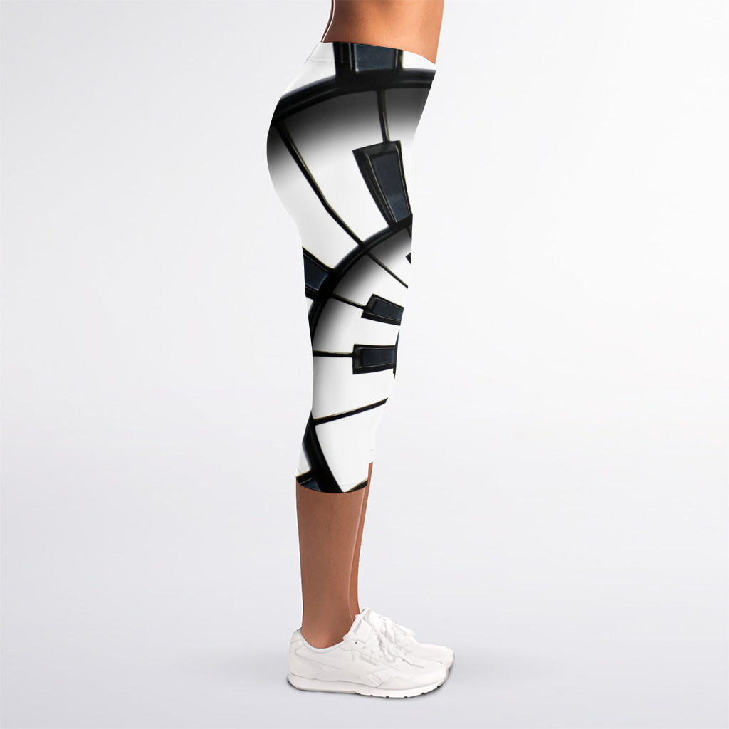 Spiral Piano Keyboard Print Women's Capri Leggings